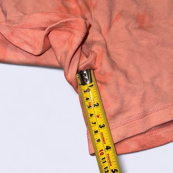 Old Navy Women's Coral Athletic Shorts - Picture 4 of 5